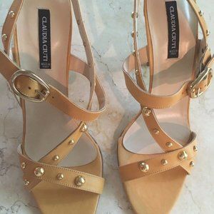 womens shoes 9 m Claudia Ciuti Tan New in box